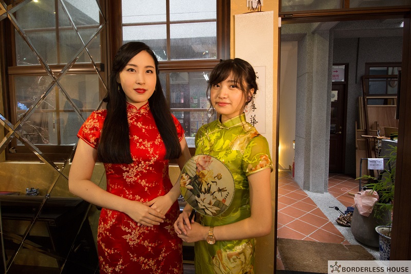 Event Dadaocheng Walking Tour Qipao Experience