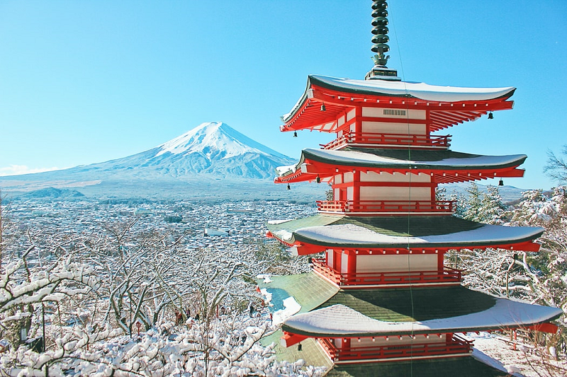 japan tourism in december
